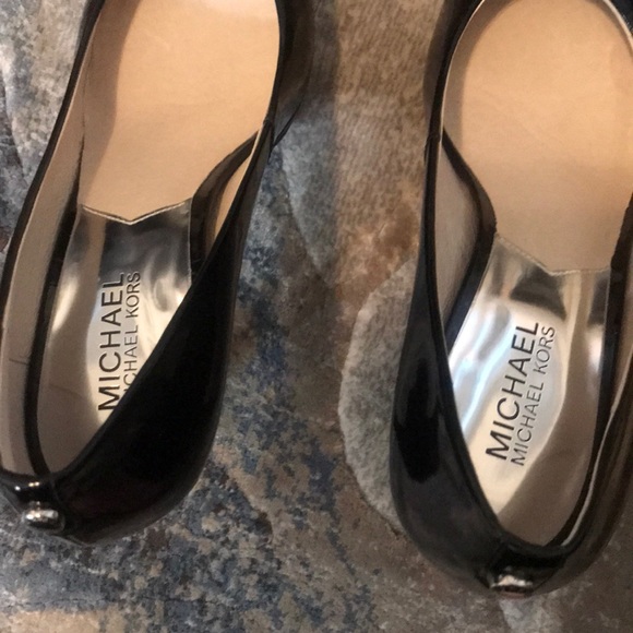 Michael Kors Pumps - Picture 3 of 6